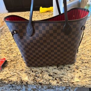 Louis Vuitton Neverfull MM with Red Lining